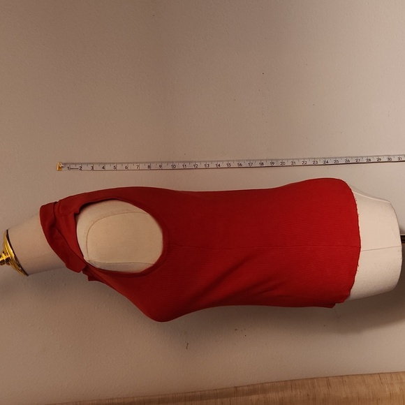 Womens V-neck sleeveless red sweater size Small - Picture 4 of 7